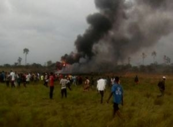 При крушении самолета в Конго погибли трое украинцев 