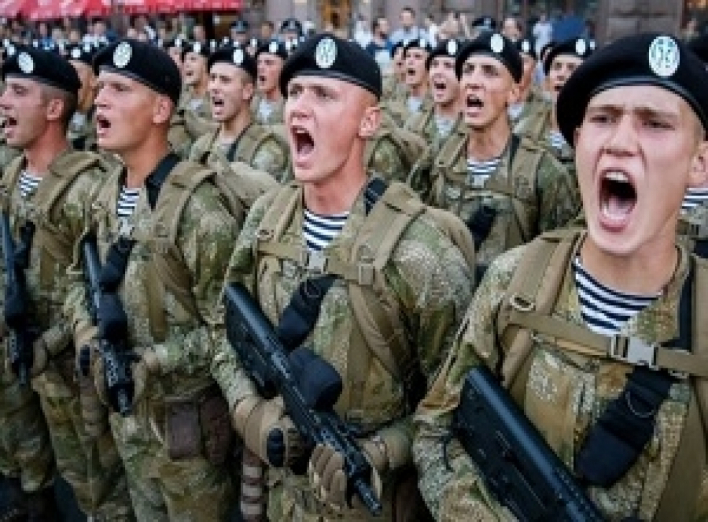 «Слава Украине» хотят сделать официальным воинским приветствием