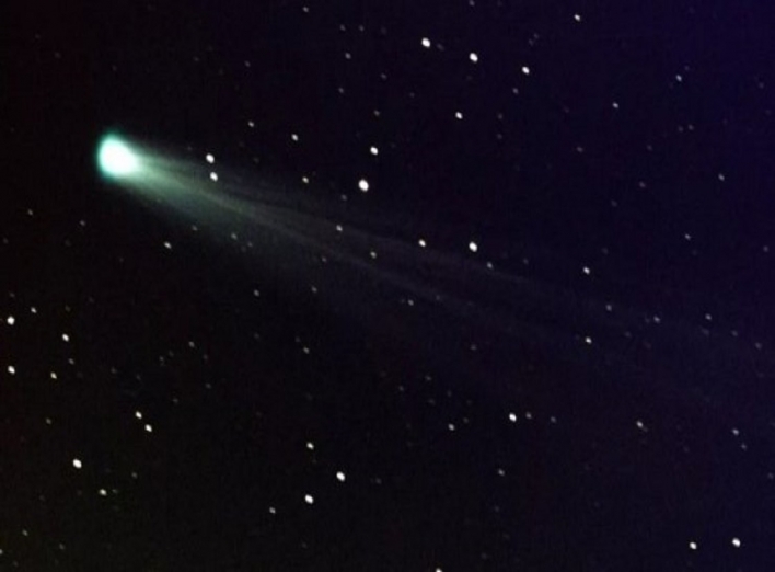 Вперше за 80 тисяч років - щойно відкрита комета може затьмарити зірки на небі фото