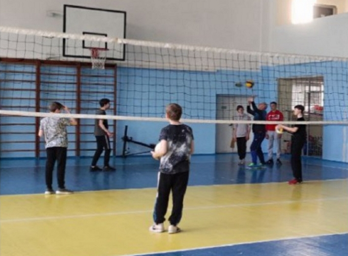 У Славутичі відкрилась секція з волейболу фото