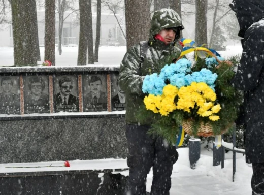 Пам'ятний день 14 грудня: Квіти для Героїв фото